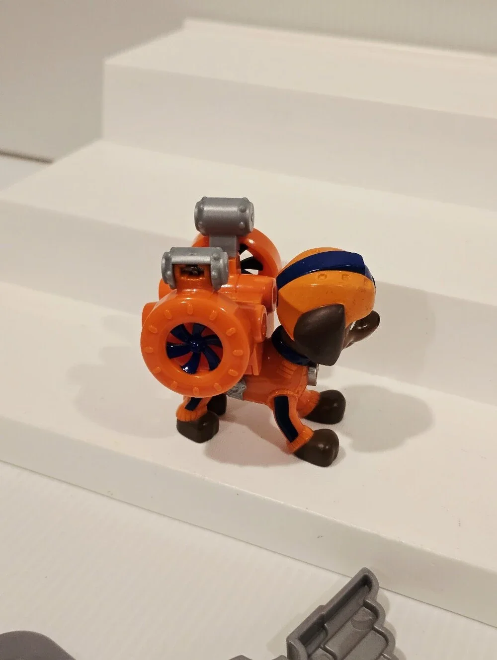 Paw Patrol Air Rescue Zuma Pup Pack Figure and Badge Set